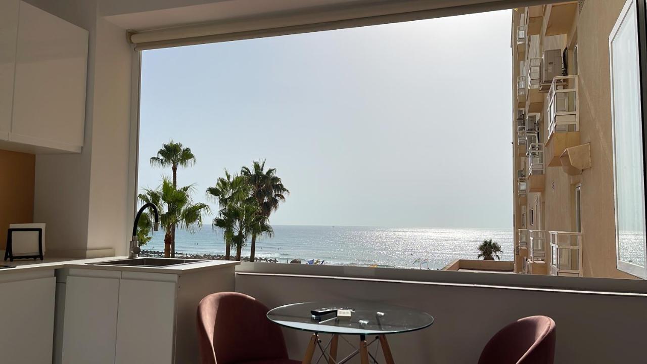 Torremolinos,Estudio Junto Al Mar En La Carihuela Exterior foto